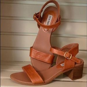 Steve Madden sandal